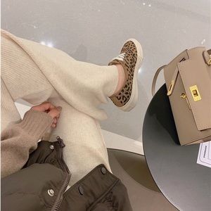 Women Rib Knit Wide Leg Pants in Beige Size Small